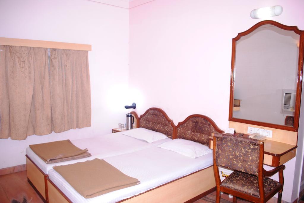 Padma Hotel Puri Room photo